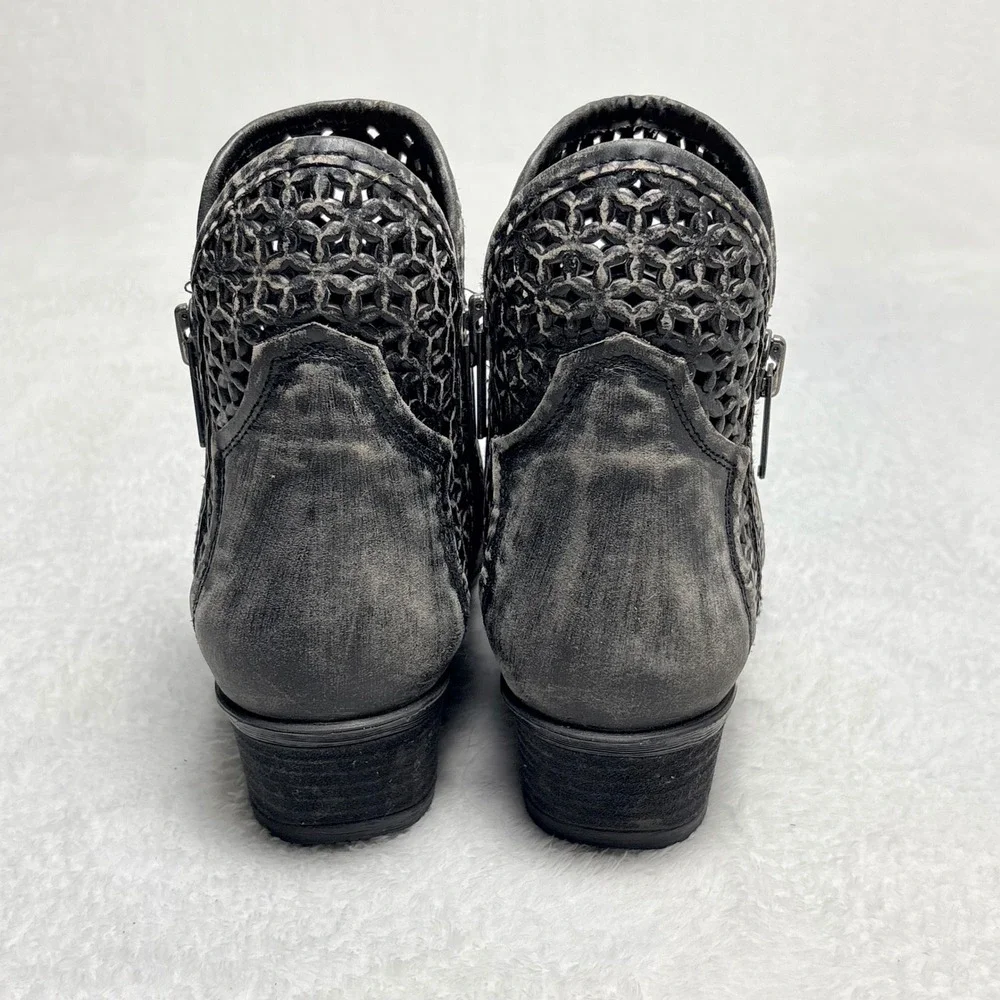 Circle G Black Distressed Leather Laser Cut Ankle Booties Side Zip Boots Size 10